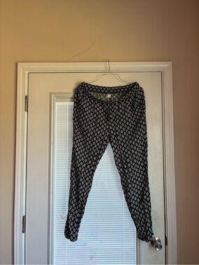 Women’s OLD NAVY TAPERED Ankle length Pants Large Tall